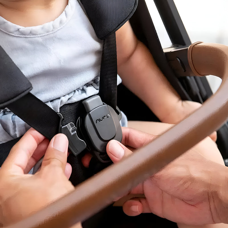 Coche de Paseo Nuna TRVL Negro con Plegado Automático