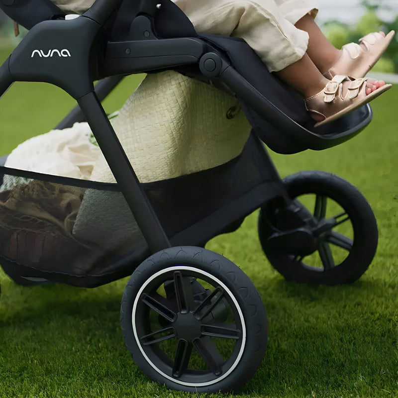 Coche de Paseo Nuna TRIV NEXT –  Premium Color Negro