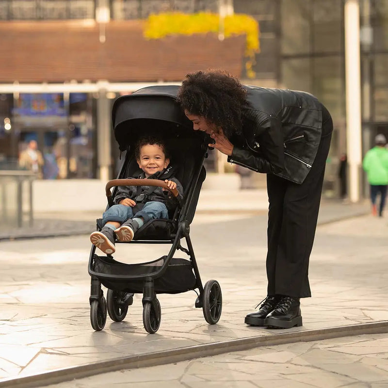 Coche de Paseo Nuna TRVL LX Caviar con Plegado Automático