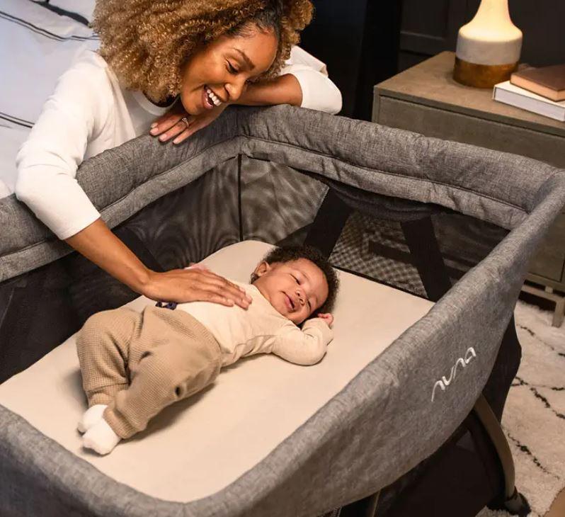 Cuna Pack and Play Sena Aire Charcoal, Nuna - KIDSCLUB Tienda ONLINE